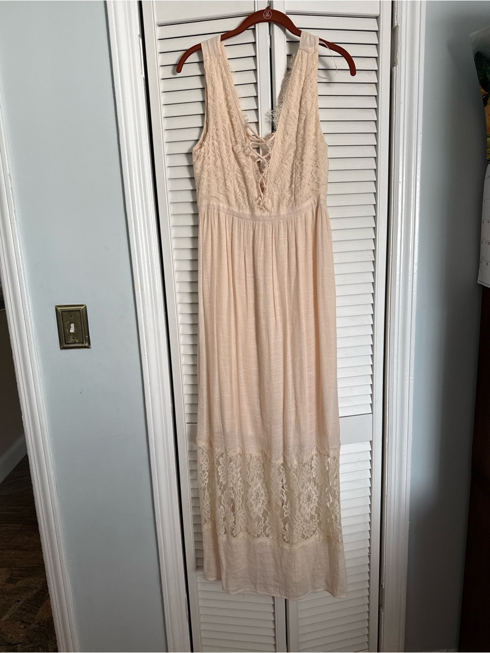 Forever 21 Lace-Detail Maxi Dress in Light Beige